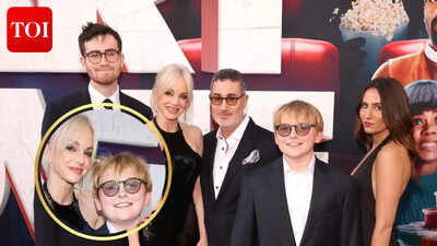 anna faris joined by son jack pratt and family at scary movie 6 los angeles premiere