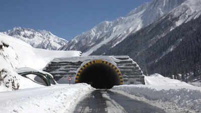 zoji la tunnel